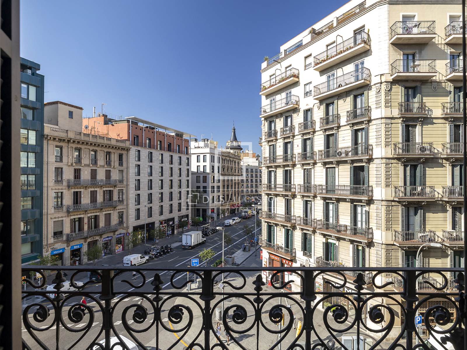 Apartamento en Barcelona, España 3 dormitorios, 213 m2 No. 196242