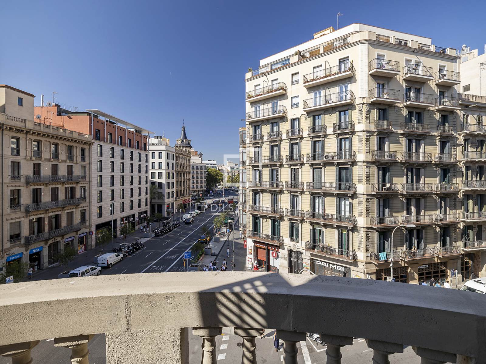 Apartamento en Barcelona, España 3 dormitorios, 213 m2 No. 196242