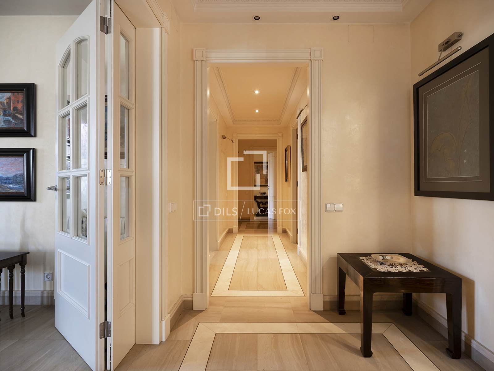 Apartamento en Barcelona, España 3 dormitorios, 213 m2 No. 196242