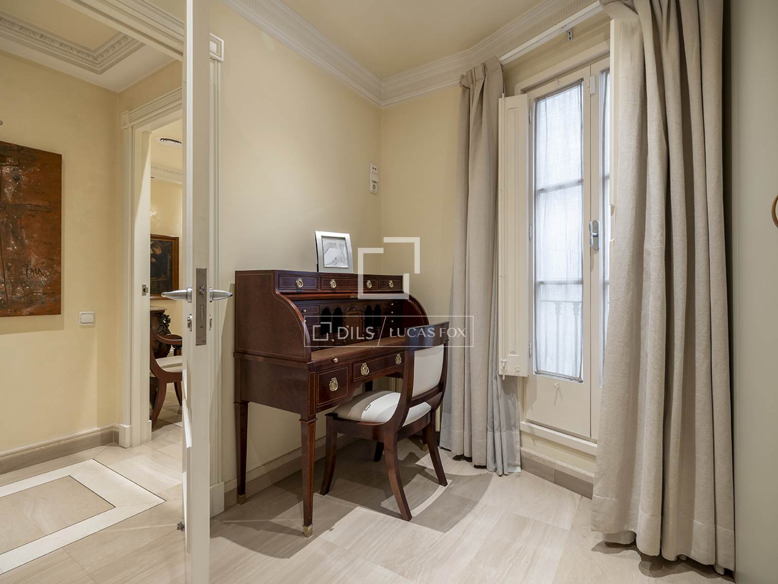 Apartamento en Barcelona, España 3 dormitorios, 213 m2 No. 196242