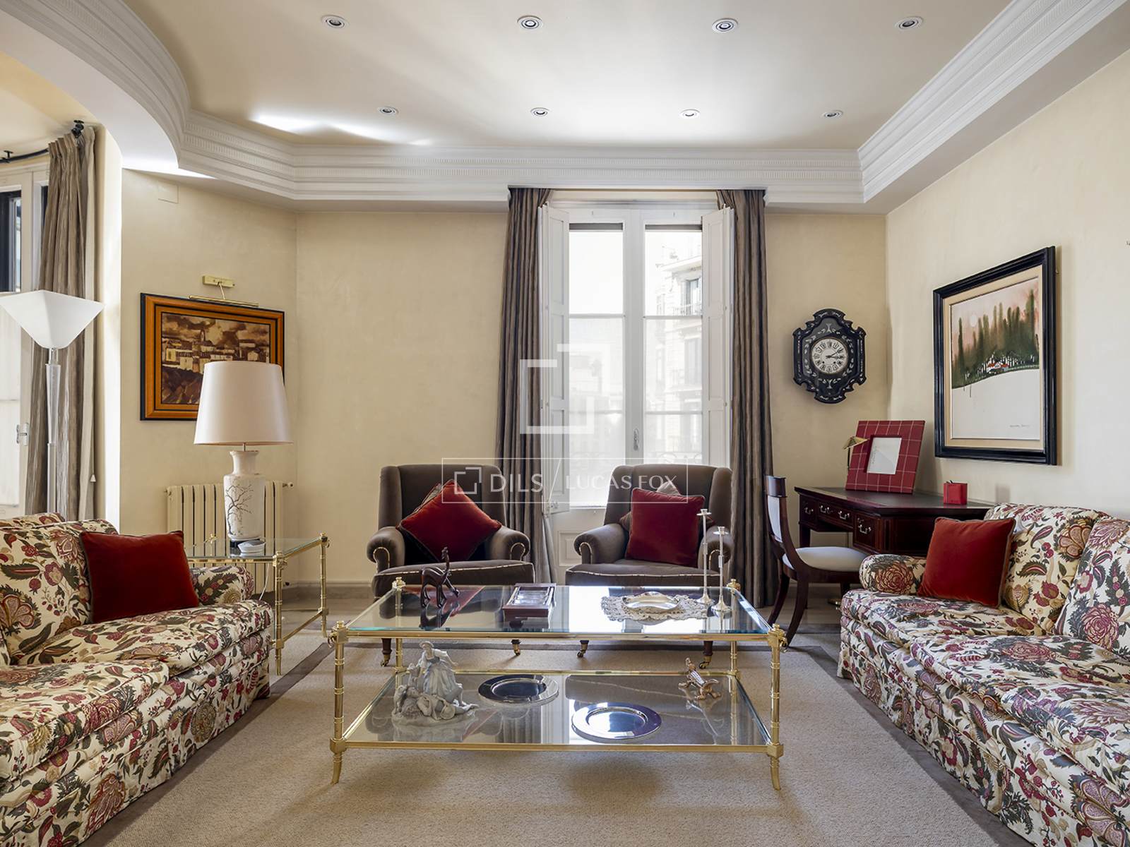 Apartamento en Barcelona, España 3 dormitorios, 213 m2 No. 196242
