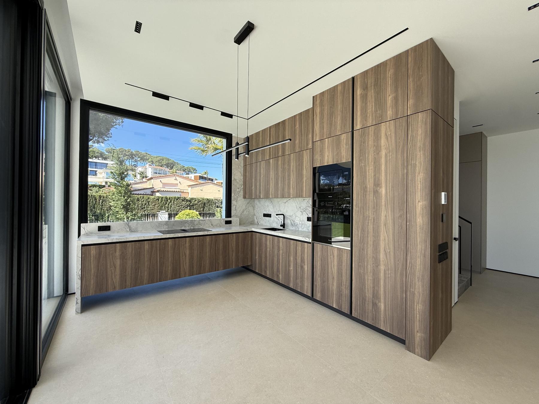 Talo Platja D'aro, Girona, Espanja 4 makuuhuonetta, 364 m2 No. 162997