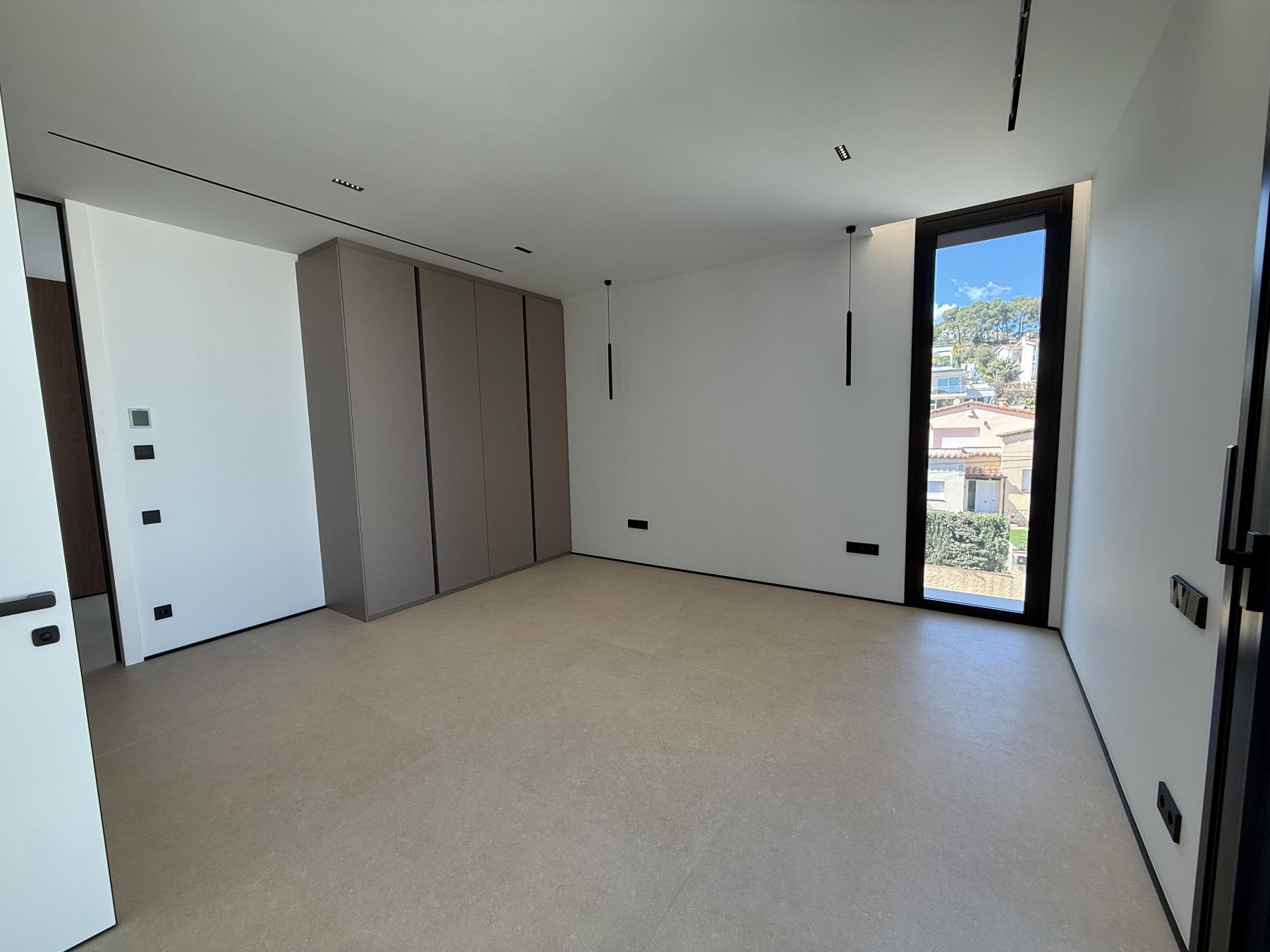 Talo Platja D'aro, Girona, Espanja 4 makuuhuonetta, 364 m2 No. 162997