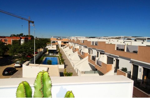Bungalowi Pilar de la Horadada, Alicante, Espanja 3 makuuhuonetta,  No. 195481