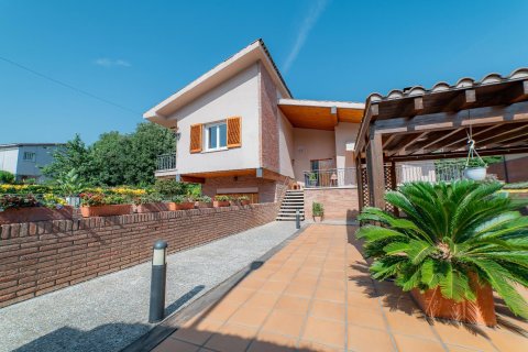 House in Arenys de Munt, Barcelona, Spanien 4 Schlafzimmer,  Nr. 140934