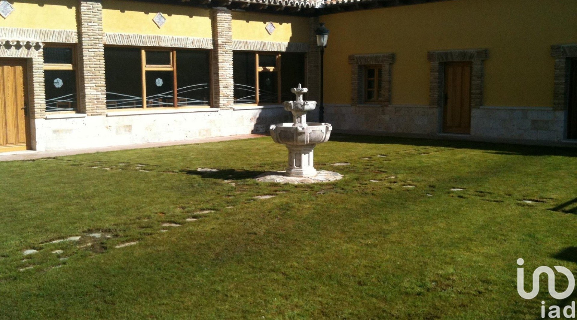 Hotelli Palencia, Espanja 10 makuuhuonetta, 840 m2 No. 153605