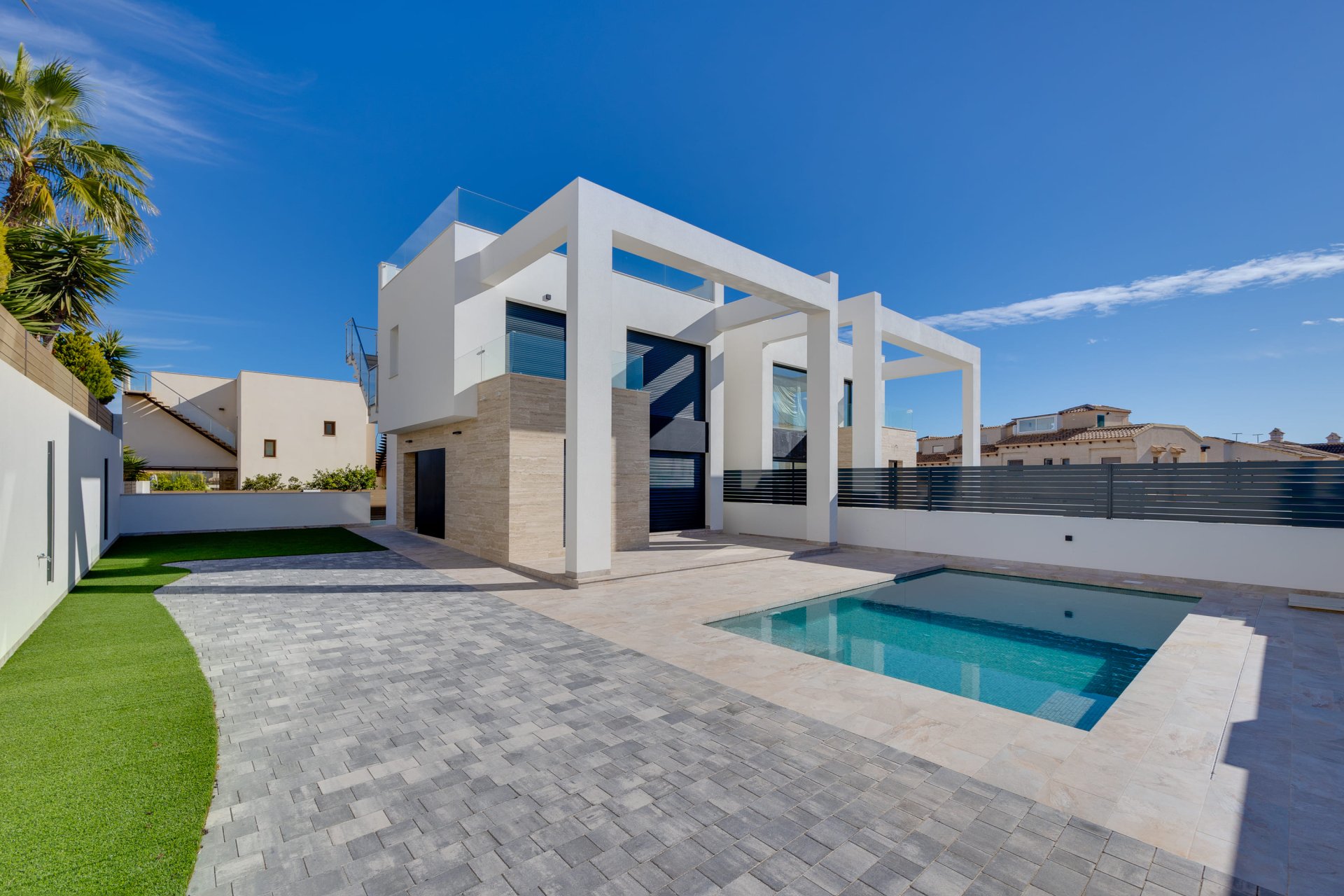 Villa i Torrevieja, Alicante, Spanien 4 sovrum, 238 kvm. Nr. 163566