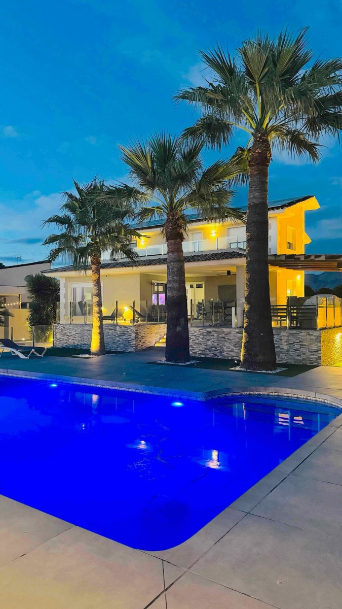 Villa i Albir, Alicante, Spanien 4 sovrum, 350 kvm. Nr. 179597