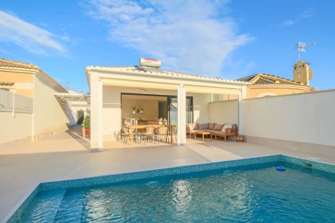 Villa a Torrevieja, Alicante, Spagna 3 camere da letto, 100 mq. N° 151830