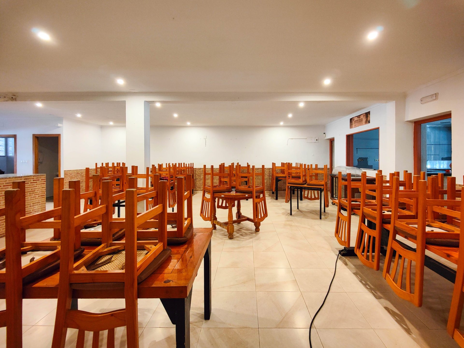 Liikekiinteistö Torrevieja, Alicante, Espanja 6 makuuhuonetta, 270 m2 No. 151829
