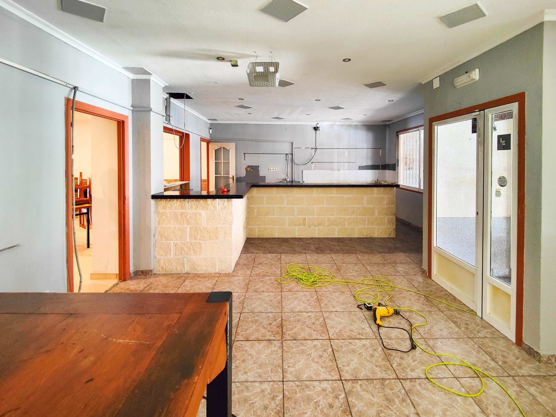 Liikekiinteistö Torrevieja, Alicante, Espanja 6 makuuhuonetta, 270 m2 No. 151829