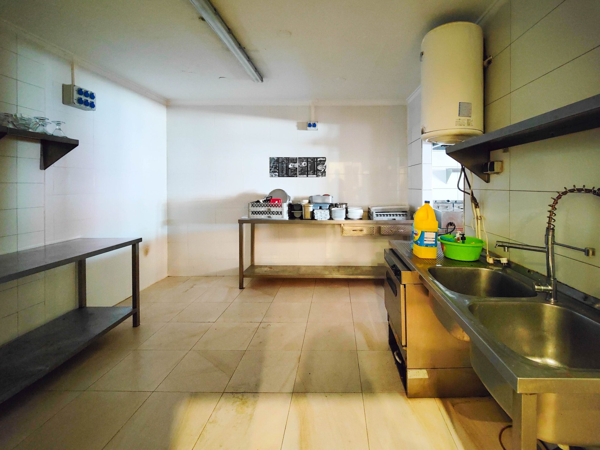 Liikekiinteistö Torrevieja, Alicante, Espanja 6 makuuhuonetta, 270 m2 No. 151829