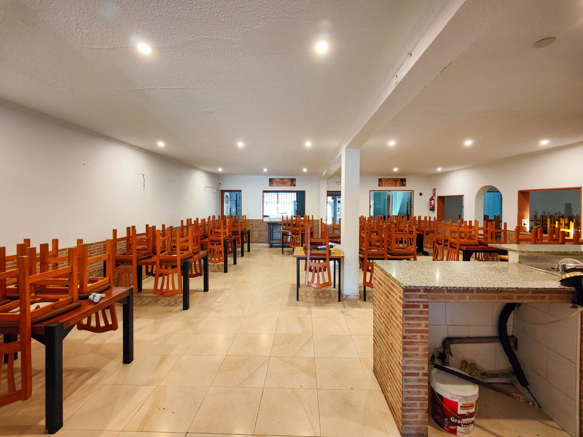 Liikekiinteistö Torrevieja, Alicante, Espanja 6 makuuhuonetta, 270 m2 No. 151829