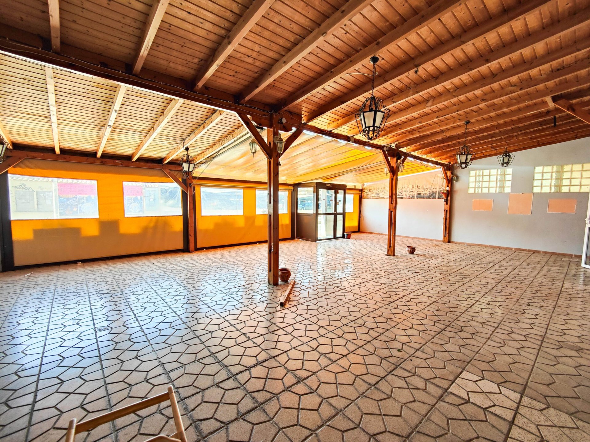 Liikekiinteistö Torrevieja, Alicante, Espanja 6 makuuhuonetta, 270 m2 No. 151829