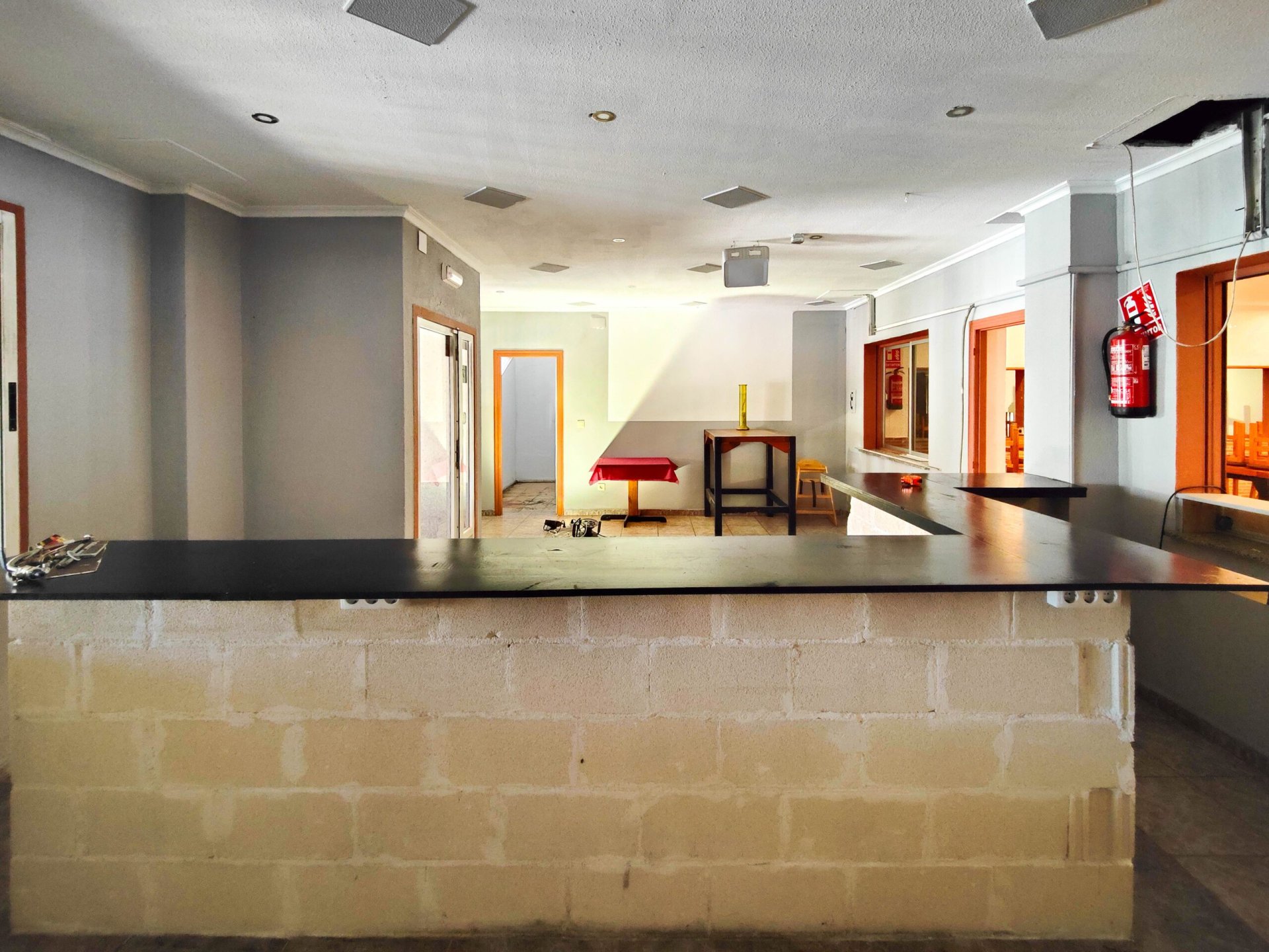 Liikekiinteistö Torrevieja, Alicante, Espanja 6 makuuhuonetta, 270 m2 No. 151829
