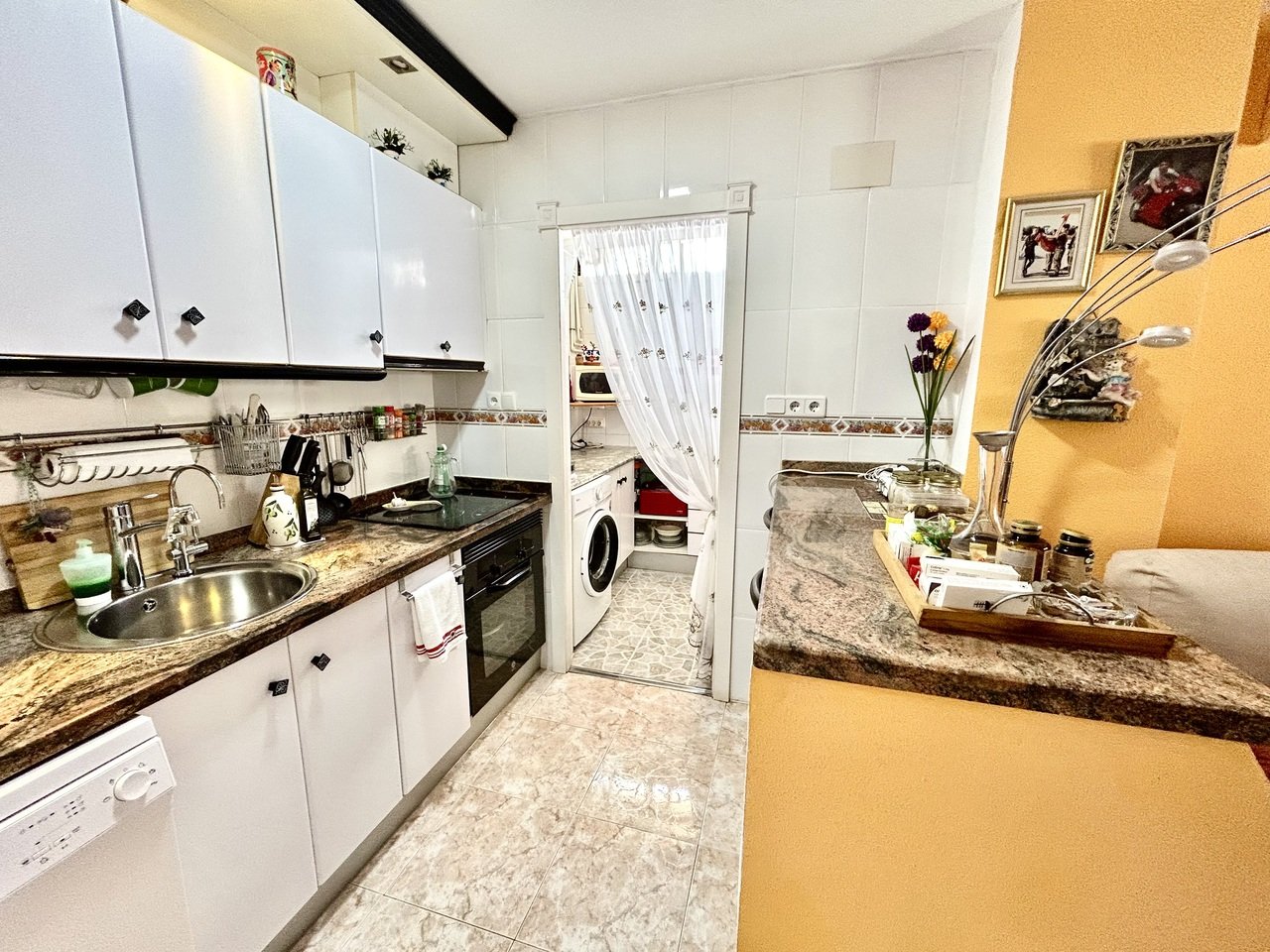 Townhouse in Torrevieja, Alicante, Spain 2 bedrooms, 71 sq.m. No. 190179