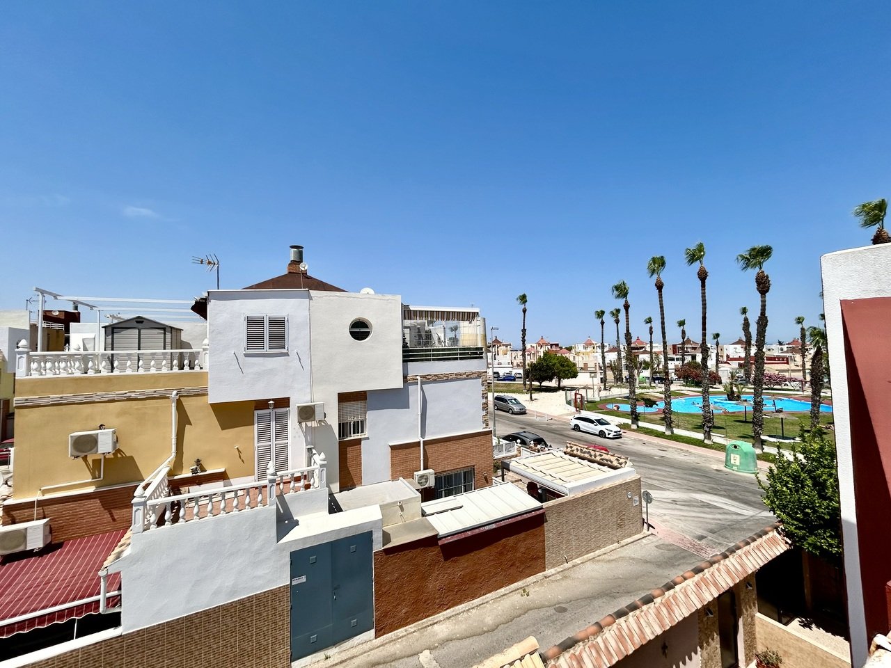 Townhouse in Torrevieja, Alicante, Spain 2 bedrooms, 71 sq.m. No. 190179