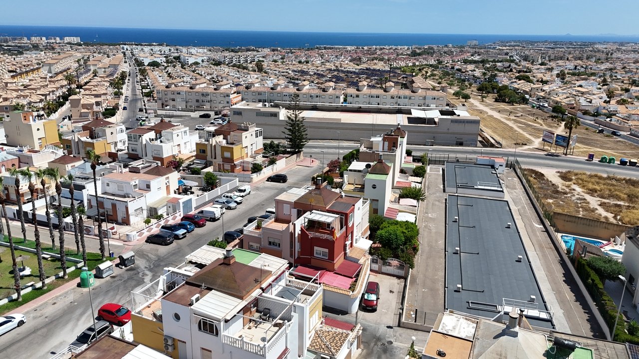Townhouse in Torrevieja, Alicante, Spain 2 bedrooms, 71 sq.m. No. 190179