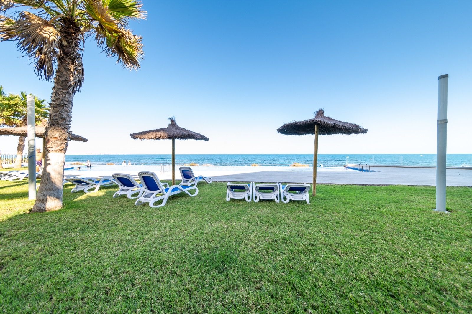 Apartamento en Torrevieja, Alicante, España 2 dormitorios, 90 m2 No. 190178