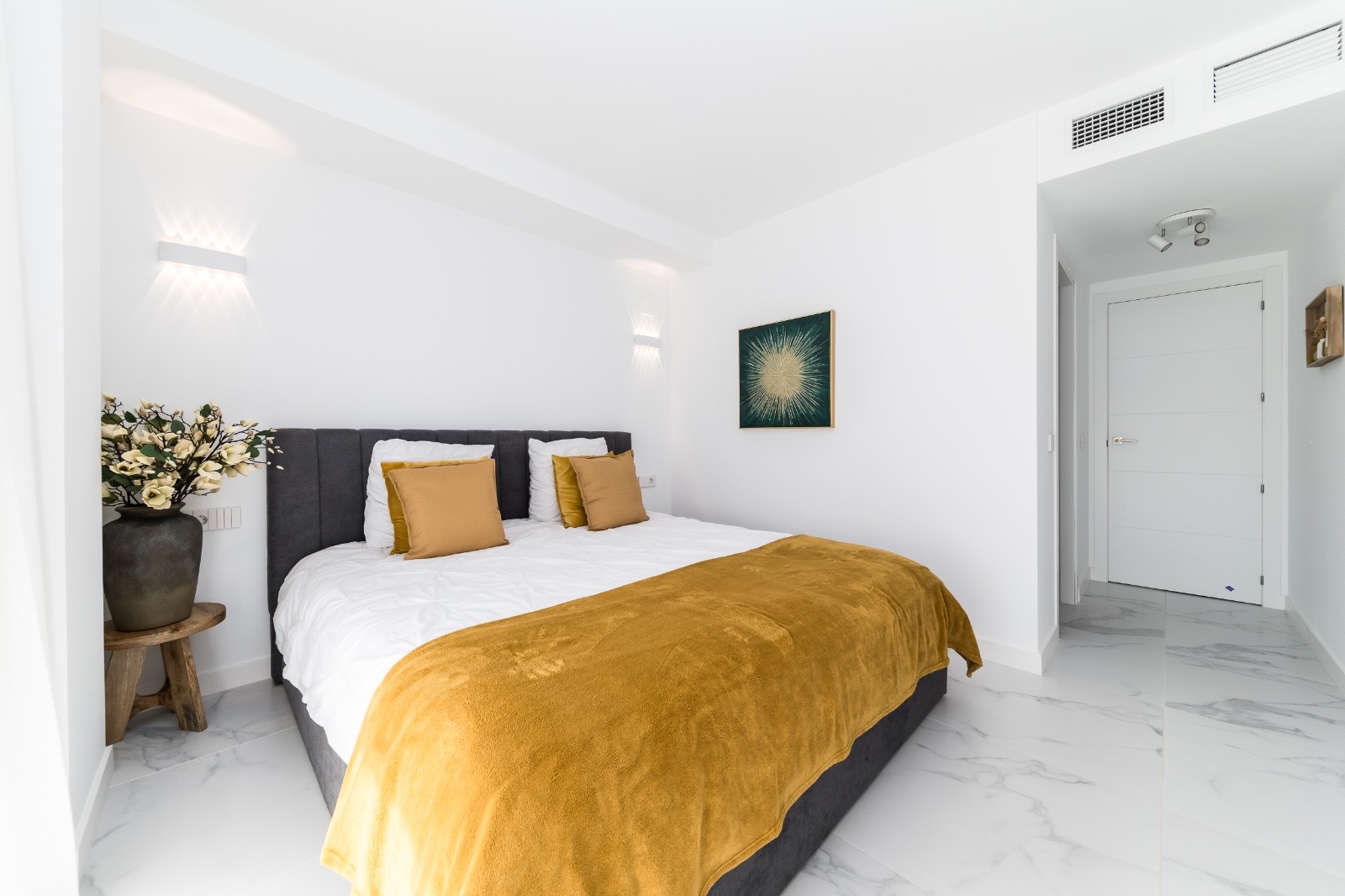 Apartamento en Torrevieja, Alicante, España 2 dormitorios, 90 m2 No. 190178