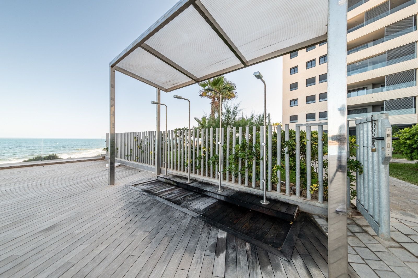 Apartamento en Torrevieja, Alicante, España 2 dormitorios, 90 m2 No. 190178