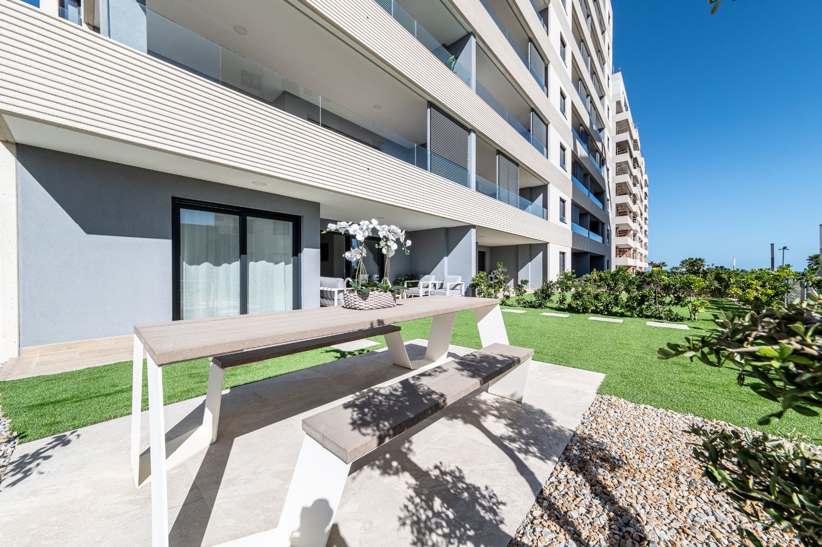 Apartamento en Torrevieja, Alicante, España 2 dormitorios, 90 m2 No. 190178
