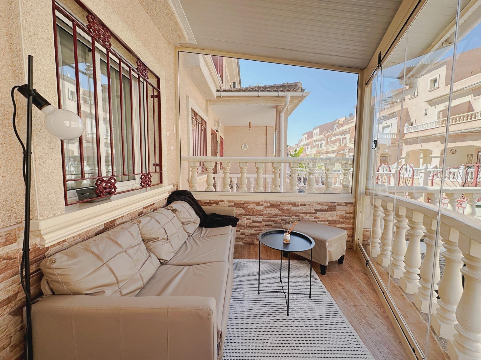 Casa adosada en La Zenia, Alicante, España 3 dormitorios, 110 m2 No. 190181