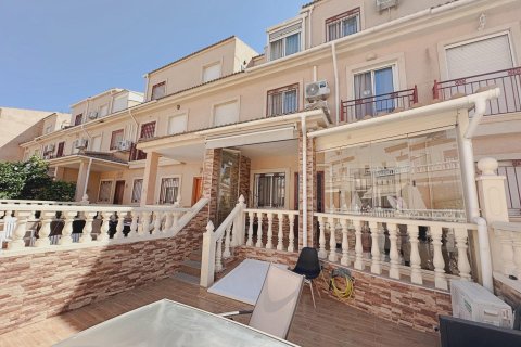 Townhouse in La Zenia, Alicante, Spain 3 bedrooms, 110 sq.m. No. 190181