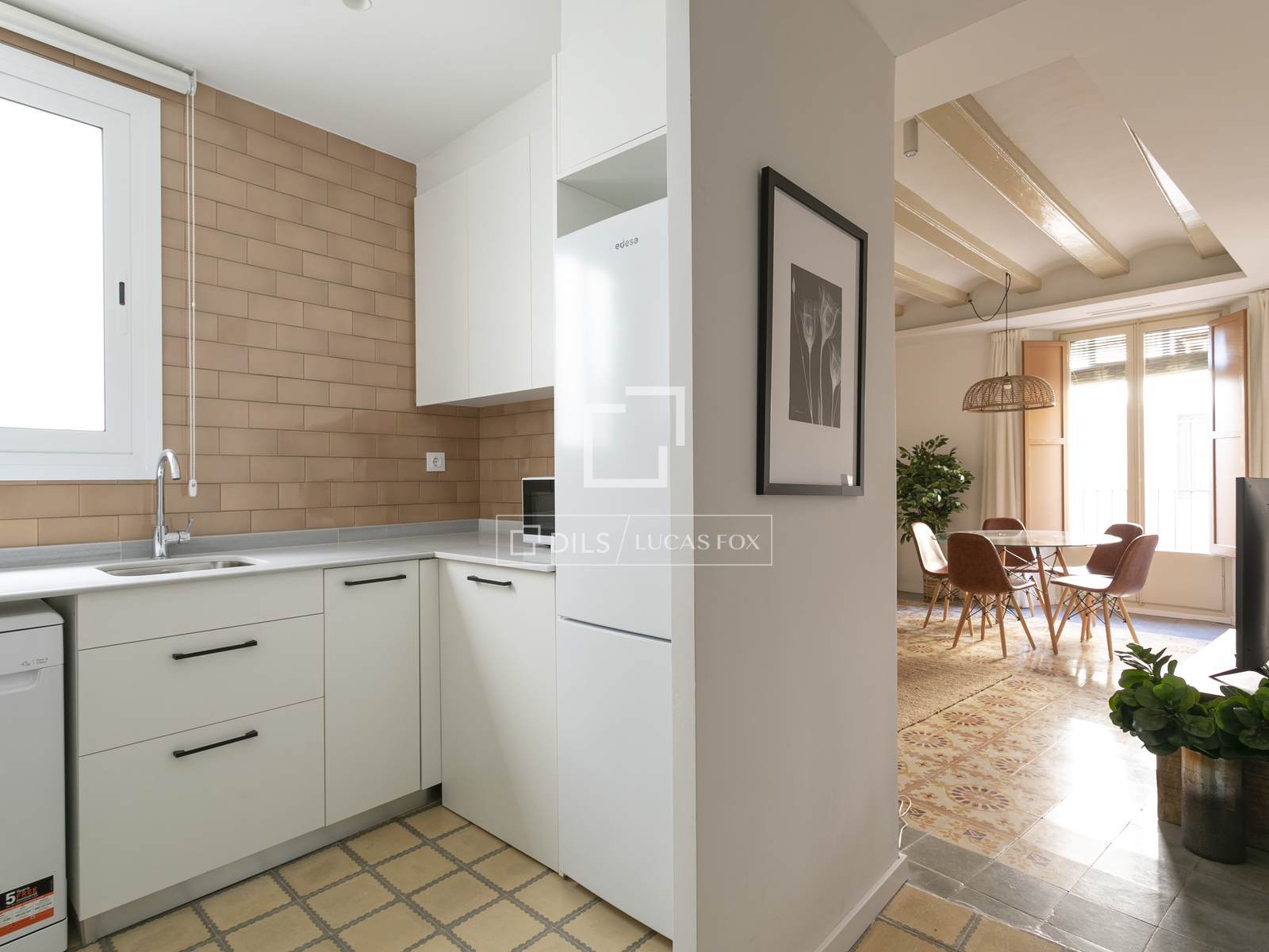 Apartment à Barcelona, Espagne 3 chambres, 87 m2 No. 161406