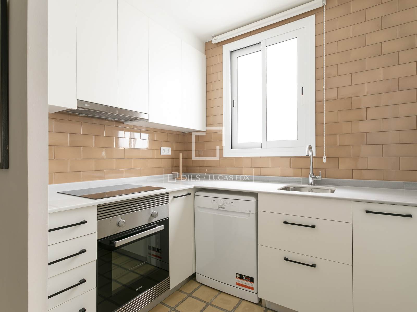 Apartment à Barcelona, Espagne 3 chambres, 87 m2 No. 161406