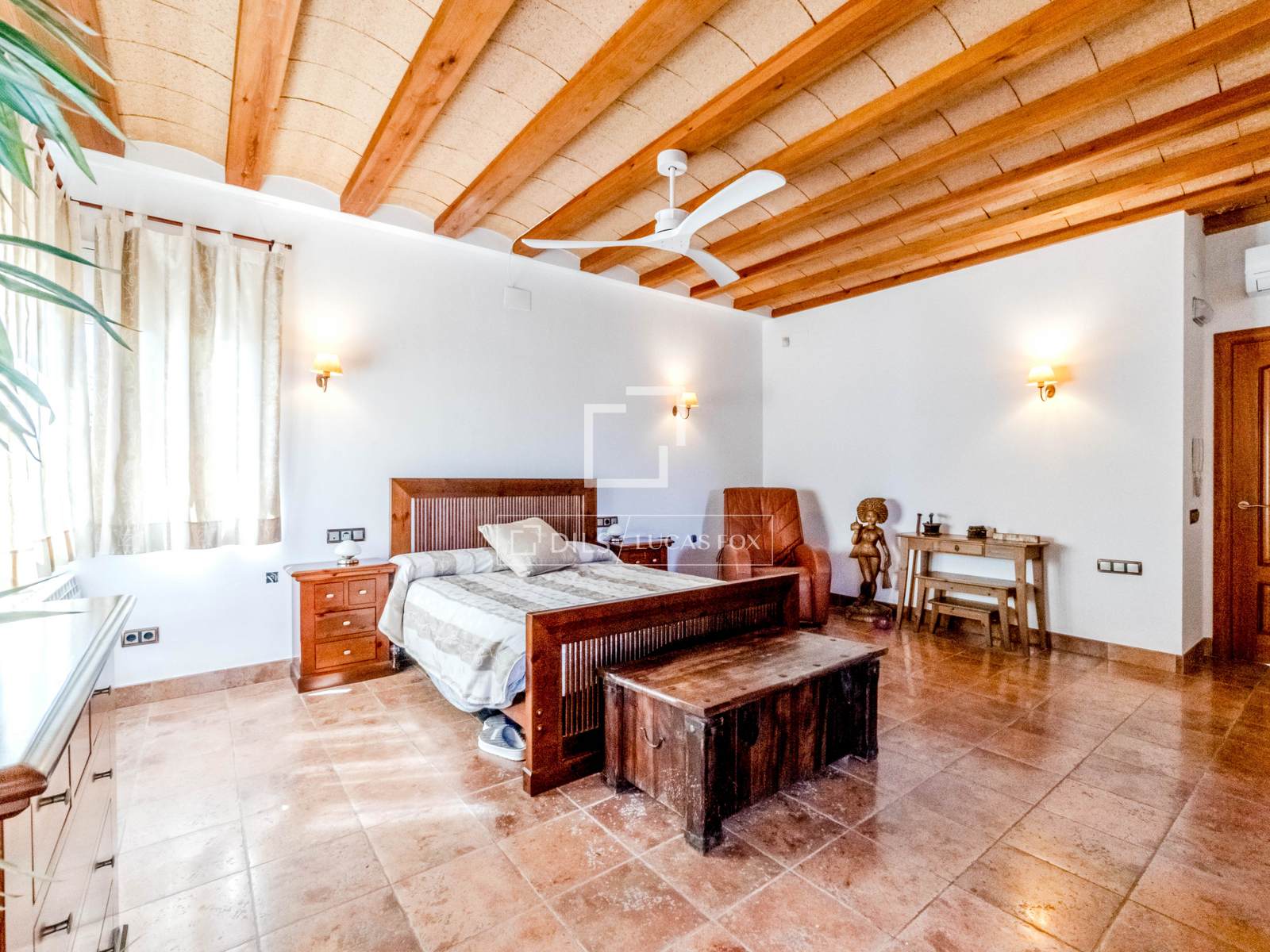 Villa in Sitges, Barcelona, Spain 5 bedrooms, 178 sq.m. No. 161411
