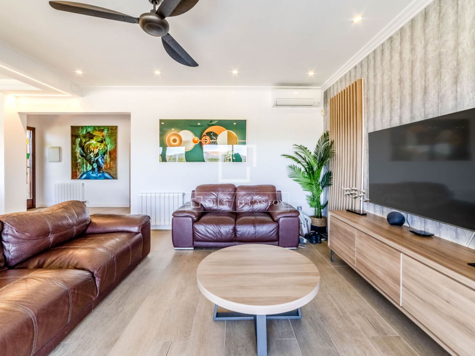 Villa in Sitges, Barcelona, Spain 5 bedrooms, 178 sq.m. No. 161411