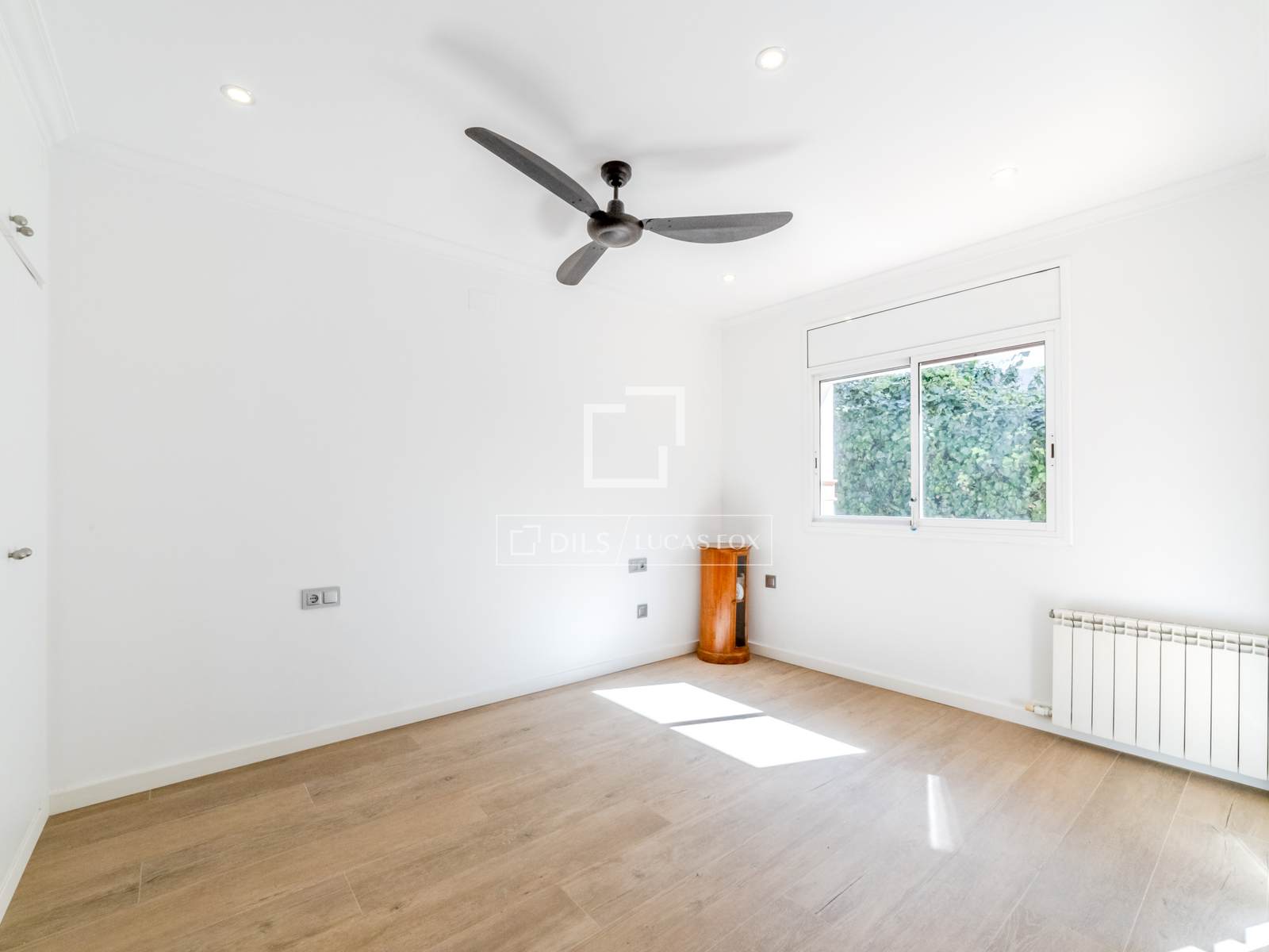 Villa in Sitges, Barcelona, Spain 5 bedrooms, 178 sq.m. No. 161411