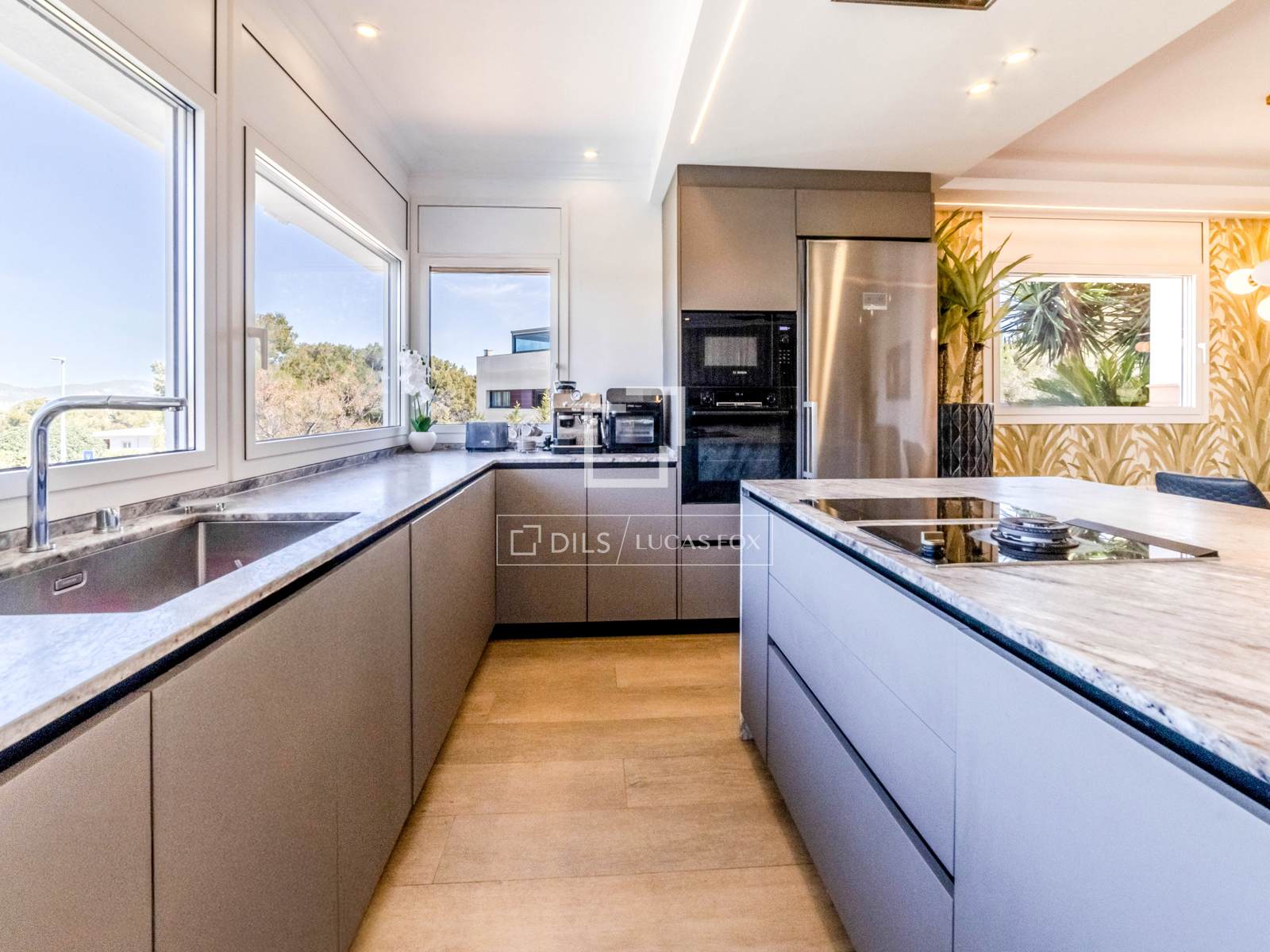 Villa in Sitges, Barcelona, Spain 5 bedrooms, 178 sq.m. No. 161411