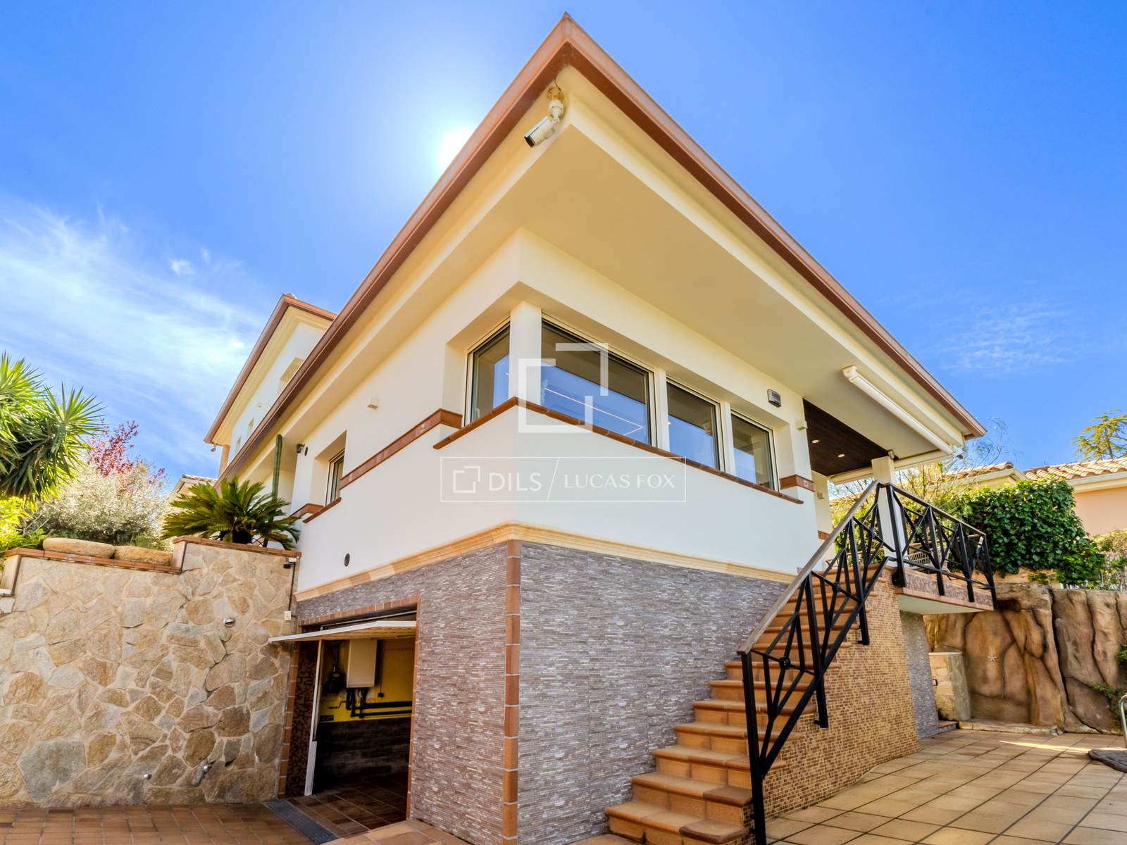 Villa in Sitges, Barcelona, Spain 5 bedrooms, 178 sq.m. No. 161411