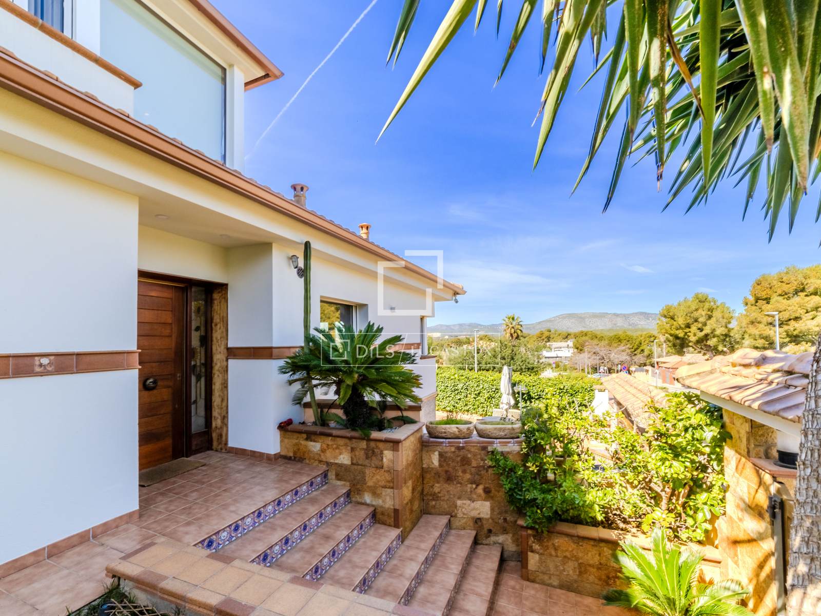 Villa in Sitges, Barcelona, Spain 5 bedrooms, 178 sq.m. No. 161411