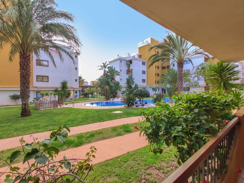 Apartment in Punta Prima, Alicante, Spain 2 bedrooms, 70 sq.m. No. 144732