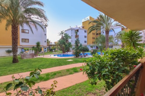 Apartment à Punta Prima, Alicante, Espagne 2 chambres, 70 m2 No. 144732