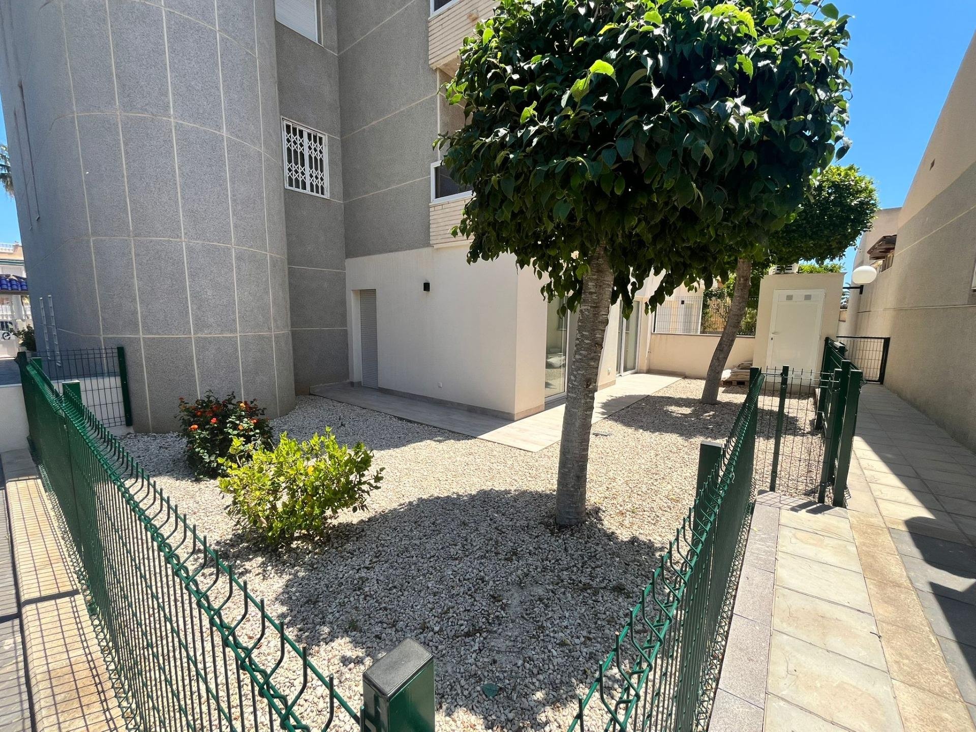 Apartment in Torrevieja, Alicante, Spain 3 bedrooms, 110 sq.m. No. 139465