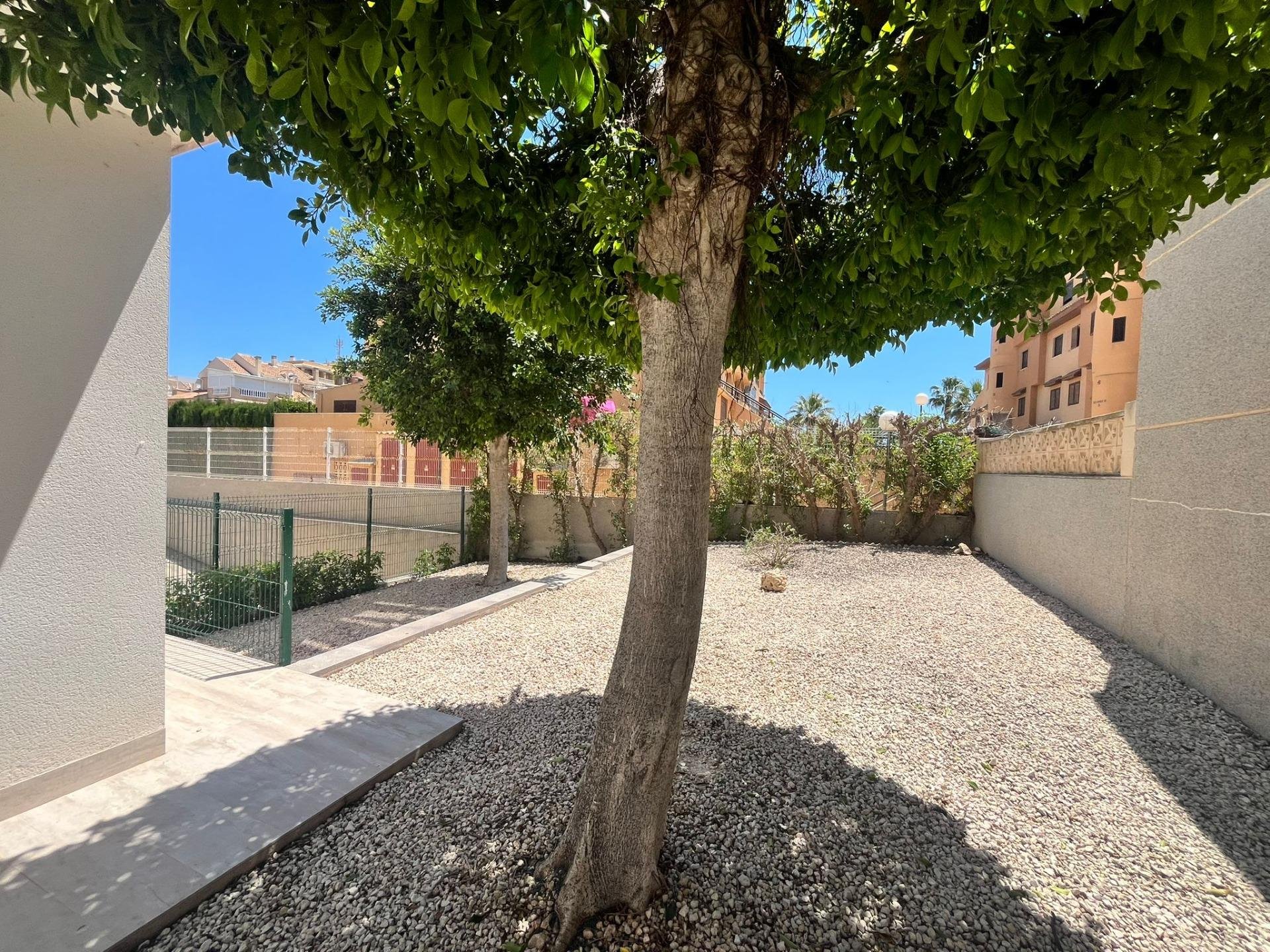 Apartment in Torrevieja, Alicante, Spain 3 bedrooms, 110 sq.m. No. 139465