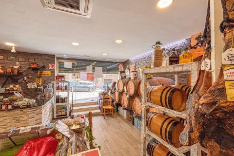 Commercial property in Mataro, Barcelona, Spain 3 bedrooms, 65 sq.m. No. 191155