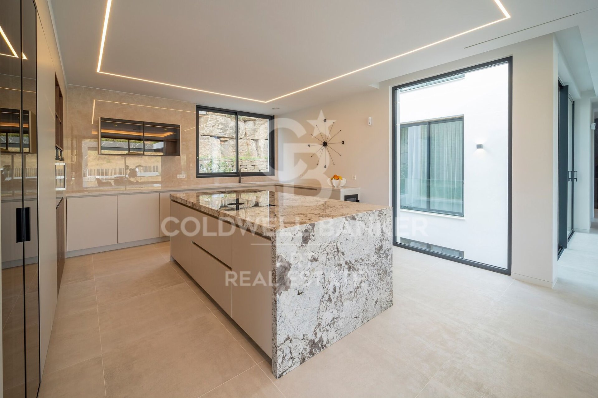 Villa in Benahavis, Malaga, Spain 6 bedrooms, 1182 sq.m. No. 157668