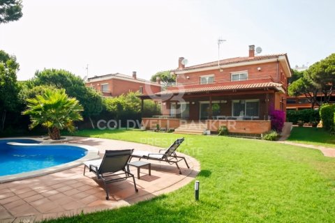 Māja Gava, Barcelona, Spānijā 6 istabas, 494 m2 Nr. 157665