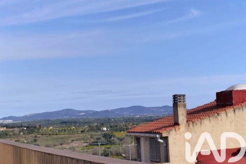 Radhus i Calig, Castellon, Spanien 4 sovrum, 145 kvm. Nr. 185231