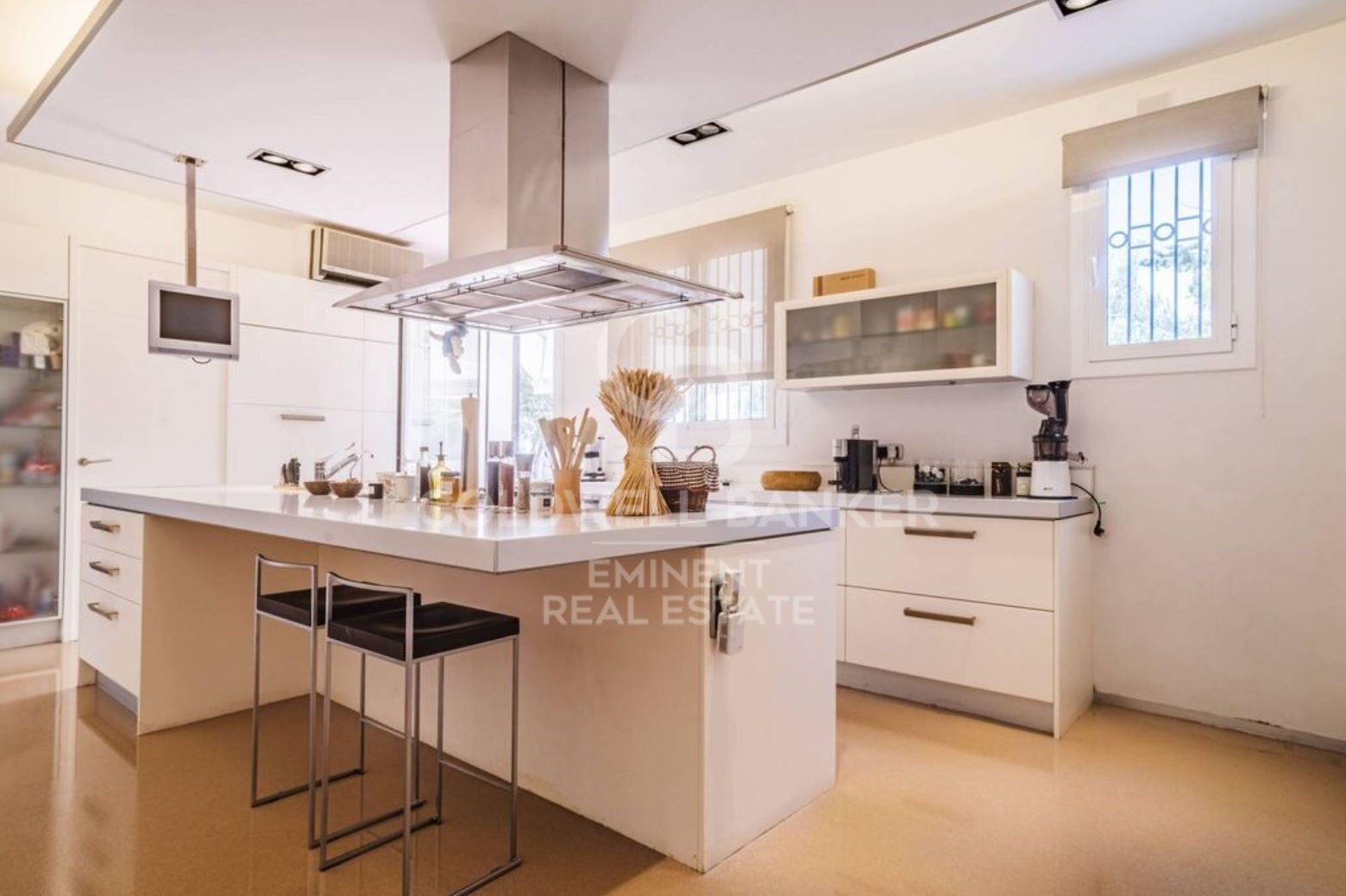 Villa i Esplugues de Llobregat, Barcelona, Spanien 9 sovrum, 734 kvm. Nr. 179047