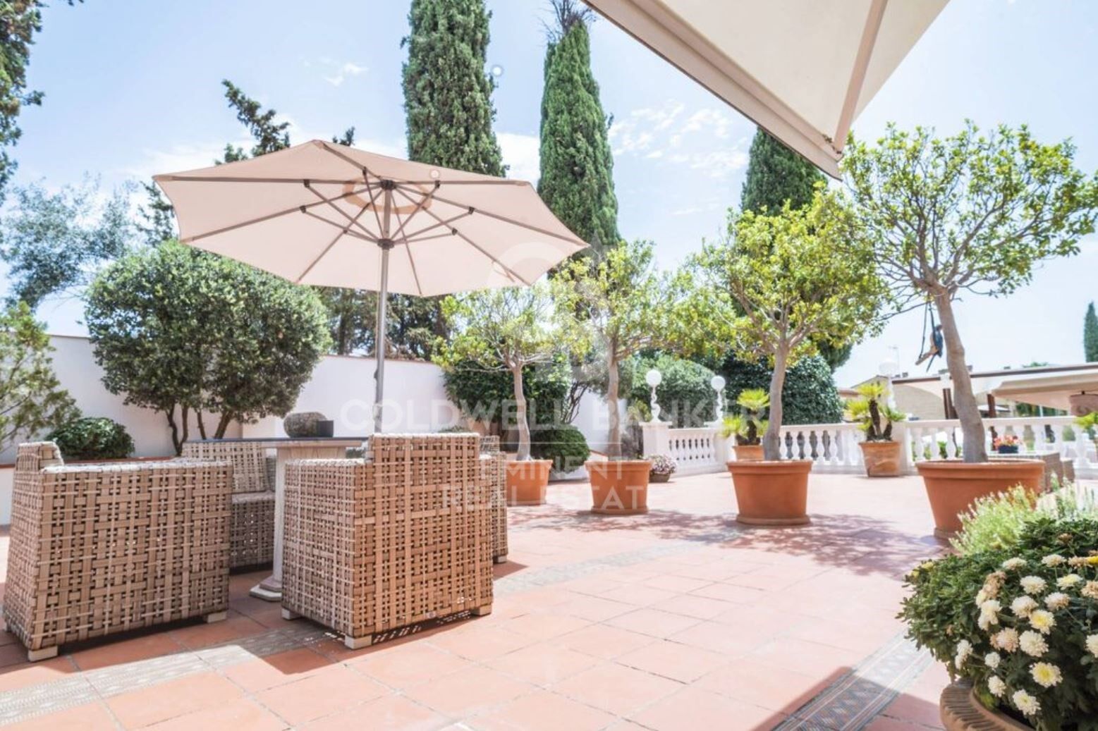 Villa i Esplugues de Llobregat, Barcelona, Spanien 9 sovrum, 734 kvm. Nr. 179047