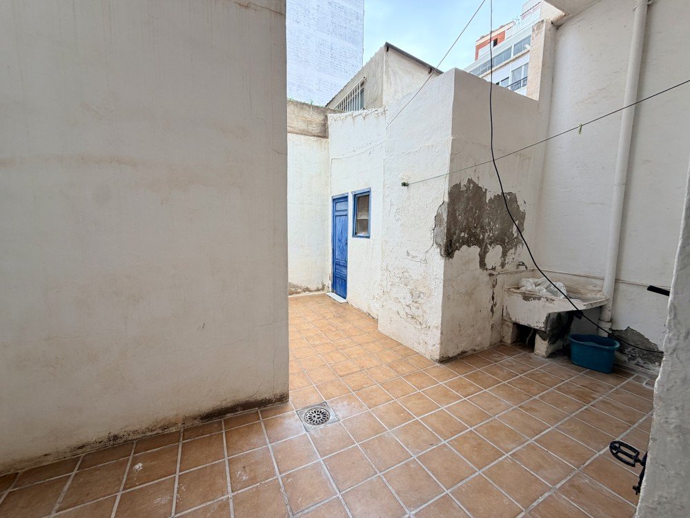 Apartamento en Torrevieja, Alicante, España 6 dormitorios, 195 m2 No. 189233