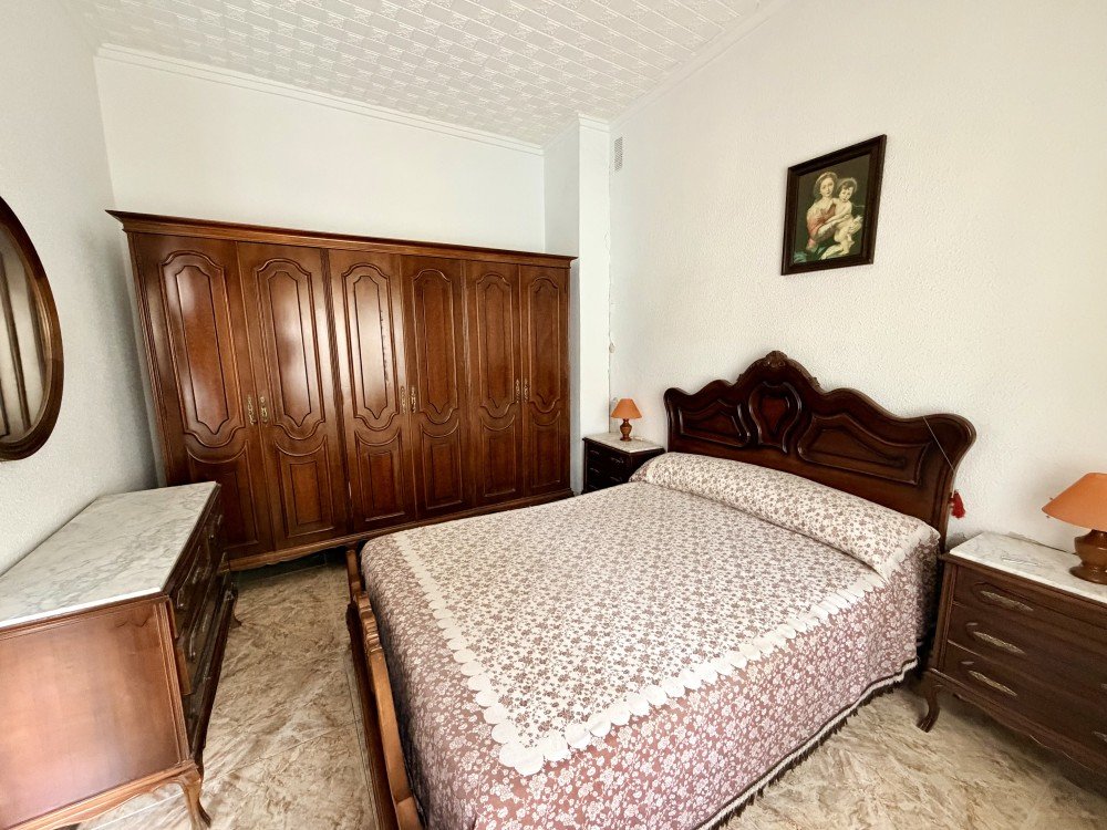 Apartamento en Torrevieja, Alicante, España 6 dormitorios, 195 m2 No. 189233