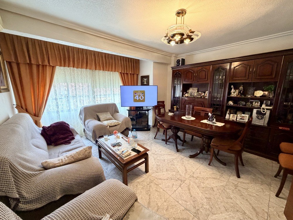 Apartamento en Torrevieja, Alicante, España 6 dormitorios, 195 m2 No. 189233
