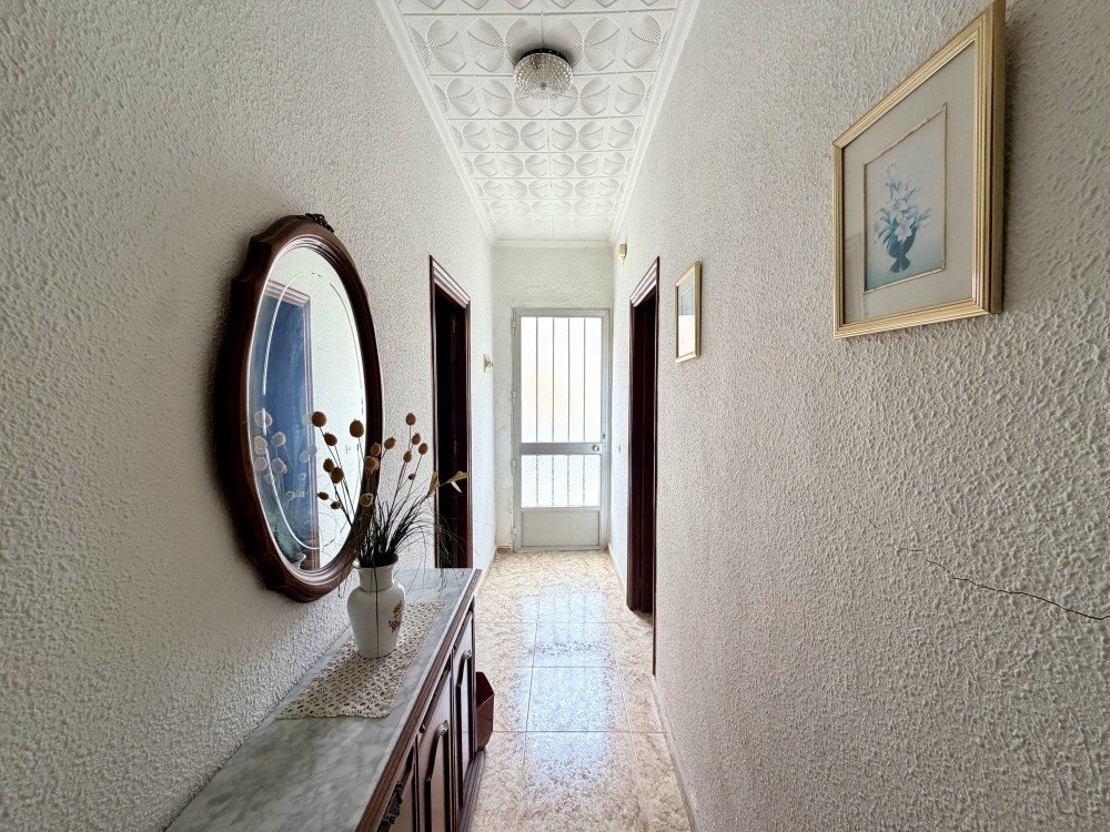 Apartamento en Torrevieja, Alicante, España 6 dormitorios, 195 m2 No. 189233